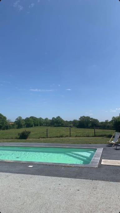 Loue Ancien Moulin A Vent Avec Piscine Et Jacuzzi Villa Neuvy-Bouin Kültér fotó