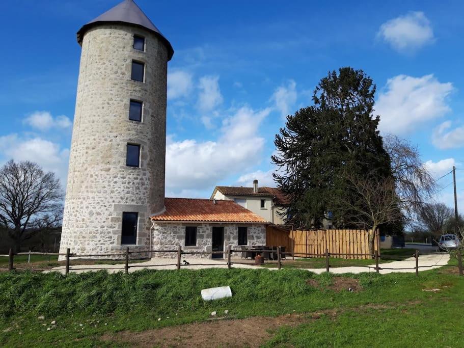 Loue Ancien Moulin A Vent Avec Piscine Et Jacuzzi Villa Neuvy-Bouin Kültér fotó