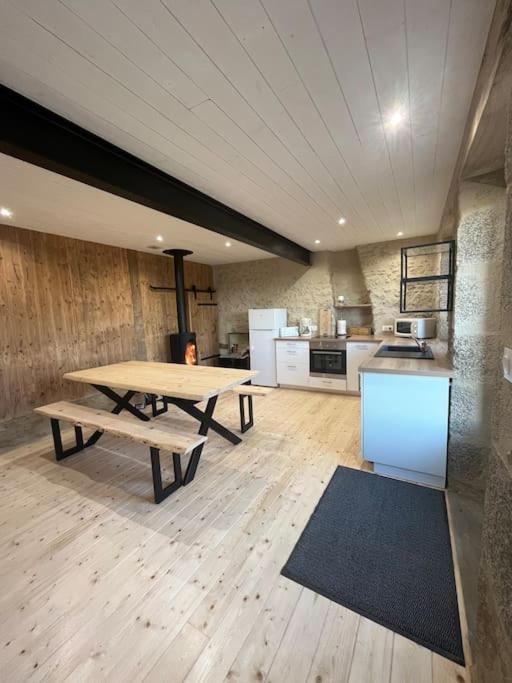 Loue Ancien Moulin A Vent Avec Piscine Et Jacuzzi Villa Neuvy-Bouin Kültér fotó